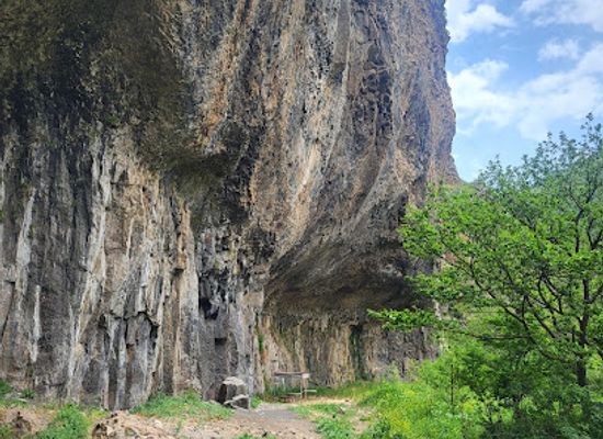 armenia/jermuk-waterfall/landmark/granitem-arch