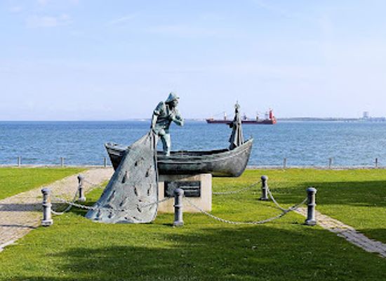 portugal/setubal/landmark/ao-homem-do-mar