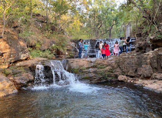 india/central-india/landmark/bee-falls