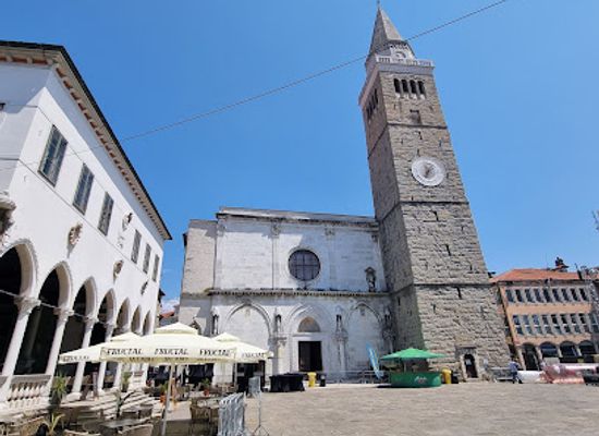 slovenia/koper/landmark/stolnica-marijinega-vnebovzetja