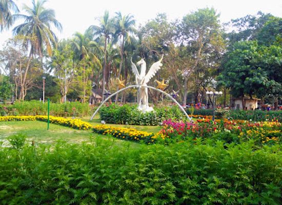 bangladesh/rajshahi/landmark/shaheed-a-h-m-kamaruzzaman-central-park-zoo