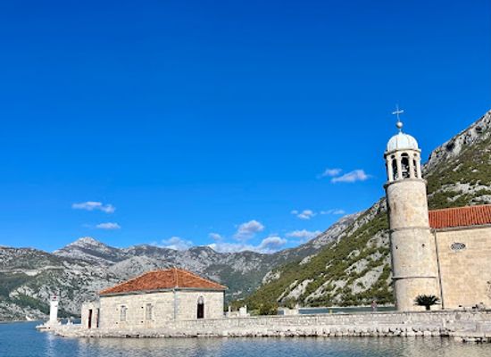 montenegro/perast/landmark/church-of-our-lady-of-skrpjela