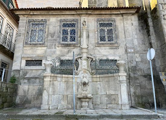 portugal/porto/ribeira/landmark/chafariz-do-anjo
