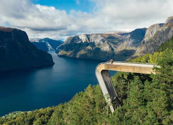 norway/innlandet/landmark/stegastein-lookout