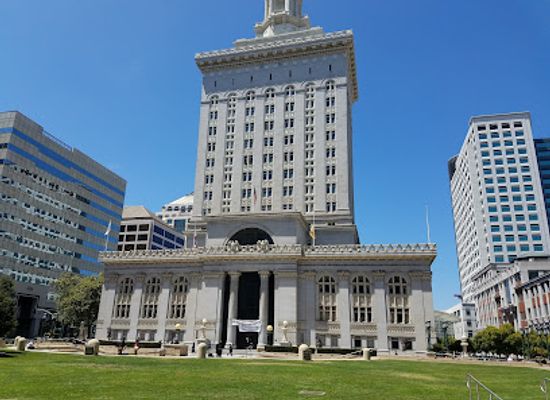 california/oakland/uptown-oakland/landmark/frank-h-ogawa-plaza