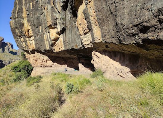 south-africa/drakensberg/landmark/pillar-cave