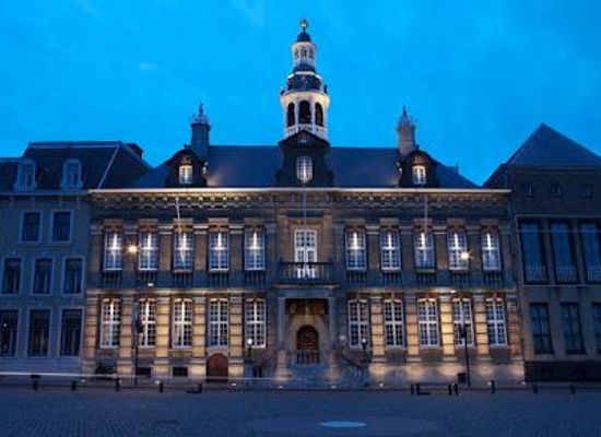 belgium/campine-kempen/landmark/city-hall-roermond
