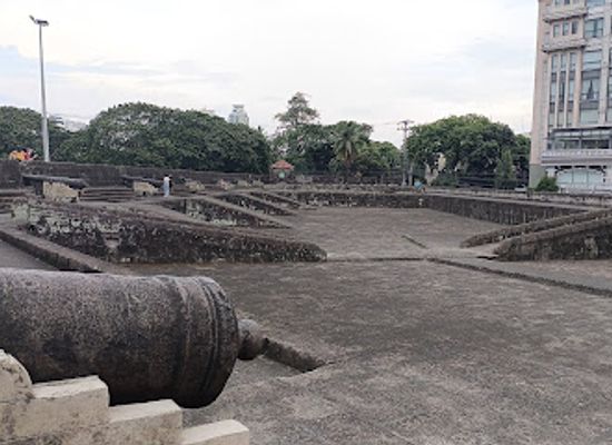 philippines/manila/landmark/baluarte-de-san-francisco-dilao