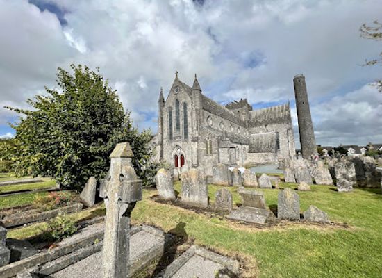 ireland/kilkenny/landmark/st-canice-s-cathedral