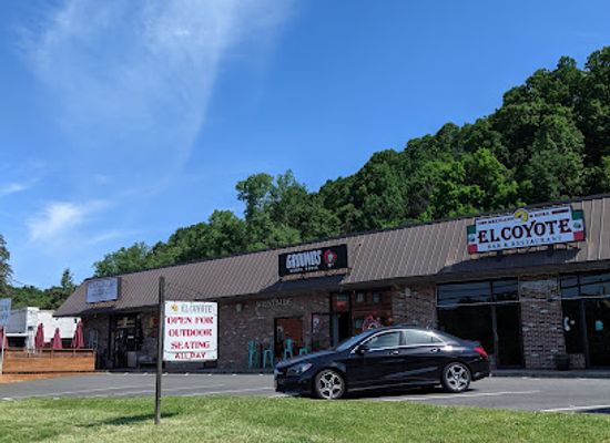 connecticut/danbury/landmark/grounds-donut-house