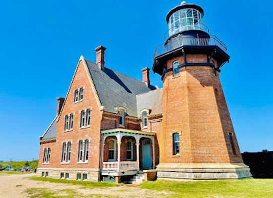 rhode-island/block-island/landmark/south-east-lighthouse