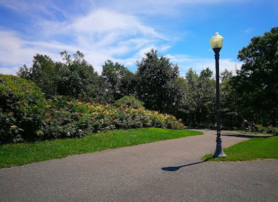 canada/quebec-city/landmark/cartier-brebeuf-national-historic-site