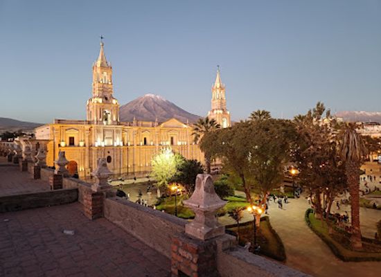 peru/arequipa/historic-centre-of-arequipa/landmark/free-tour-downtown-arequipa