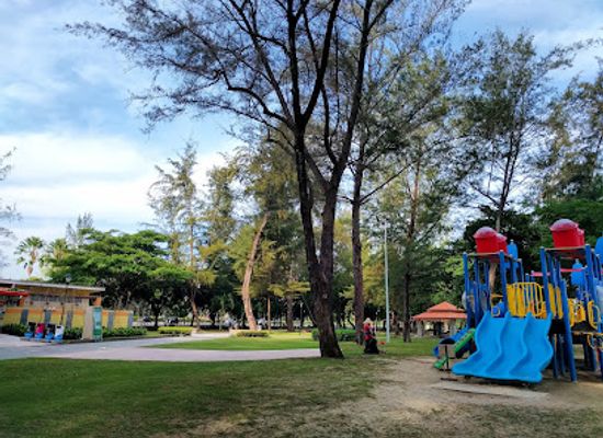 malaysia/sabah/landmark/teluk-likas-beach