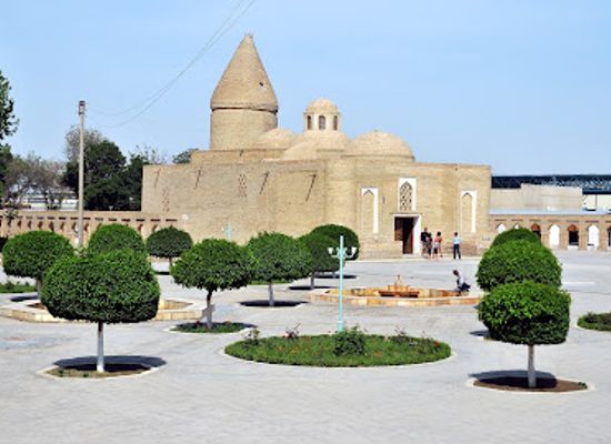 uzbekistan/bukhara/landmark/chashmai-ayub-mausoleum