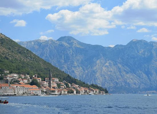 montenegro/bay-of-kotor/landmark/smekja-palace