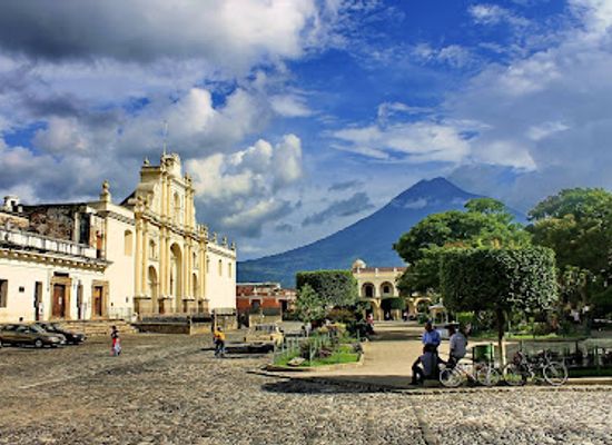 guatemala/central-highlands/landmark/parque-central-de-antigua-guatemala
