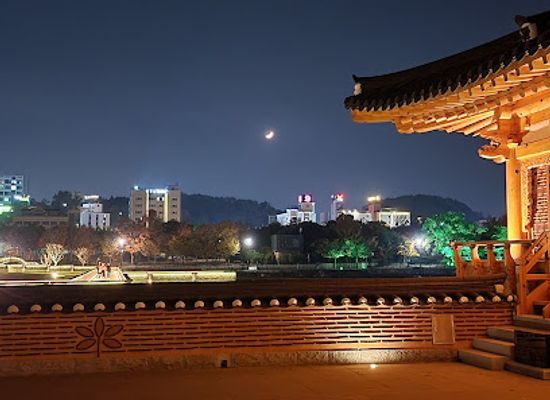 south-korea/jeonju/landmark/deokjin-park