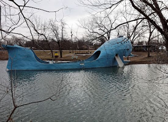 oklahoma/red-river-valley/landmark/blue-whale-of-catoosa