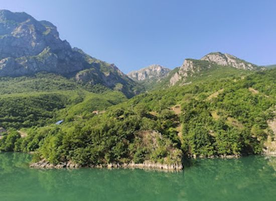 albania/bajram-curri/landmark/fierza-komani-ferry-stop
