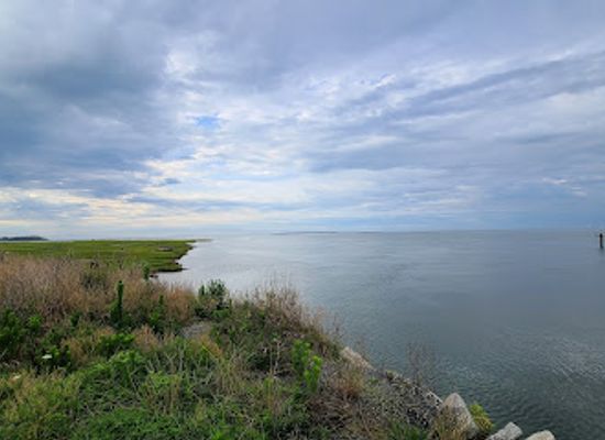 maryland/eastern-shore/landmark/chincoteague-island-waterman-s-memorial
