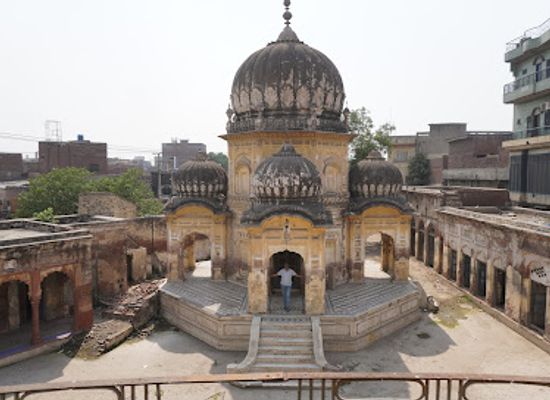 pakistan/gujranwala/landmark/memorial-tomb-of-jain-monk-atma-ramji