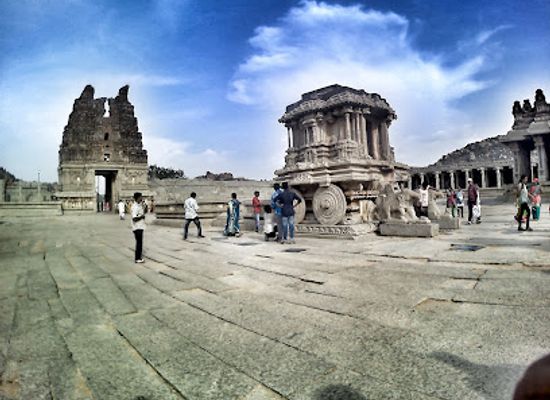 india/karnataka/landmark/group-of-monuments-at-hampi