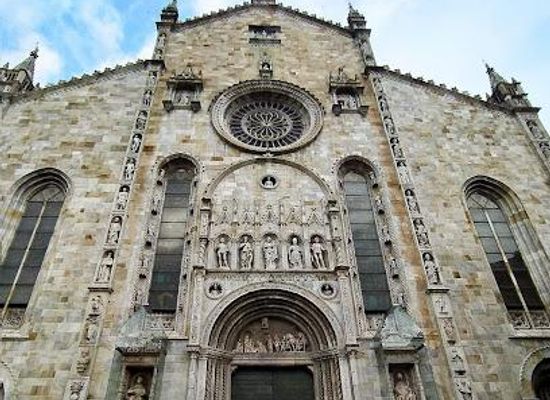 italy/brianza/landmark/cathedral-of-como