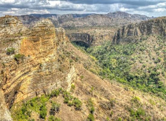 madagascar/andasibe/landmark/isalo-national-park