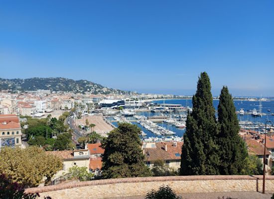 france/cannes/la-croisette/landmark/le-suquet-old-quarter-of-cannes