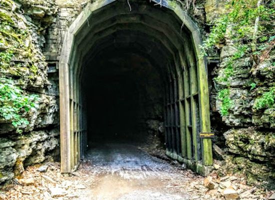 west-virginia/greenbrier-river-trail/landmark/droop-mountain-tunnel