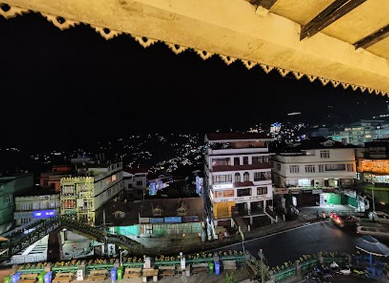 india/gangtok/landmark/shuffle-momos