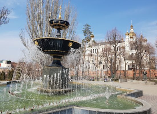 ukraine/kharkiv/constitution-square/landmark/fountain-in-cathedral-square