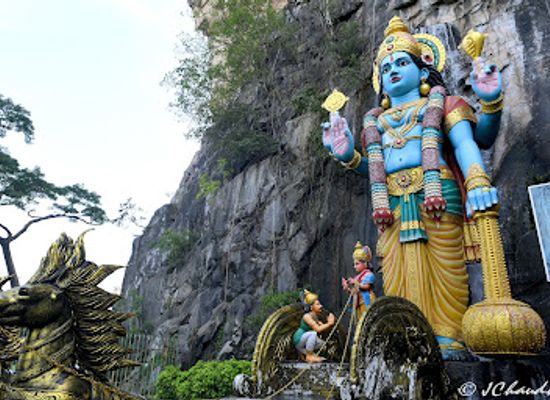 malaysia/west-coast/landmark/ramayana-cave-suyambu-lingam