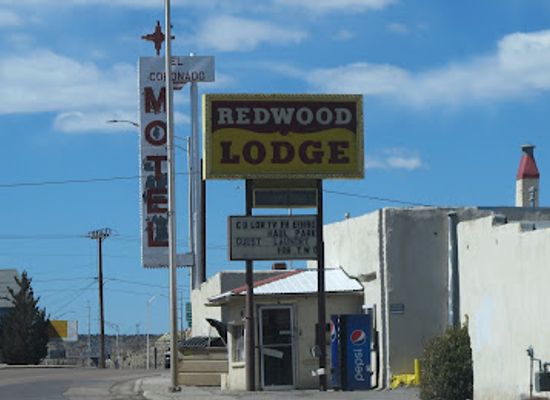 new-mexico/gallup/landmark/redwood-lodge