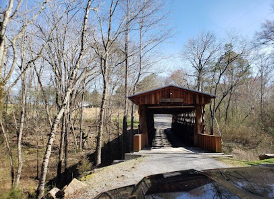 alabama/lookout-mountain/landmark/easley-covered-bridge