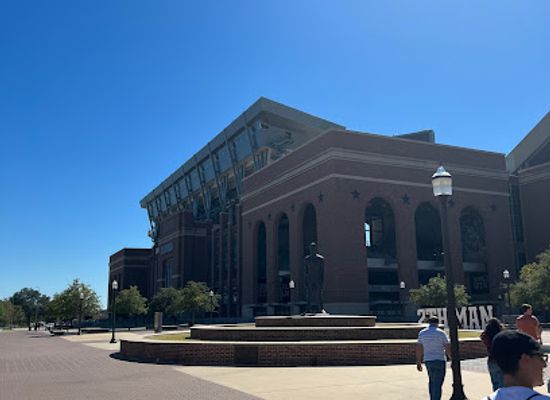 texas/college-station/landmark/appelt-aggieland-visitor-center