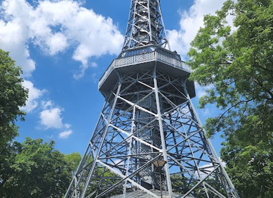 czechia/beskids/landmark/petrin-tower