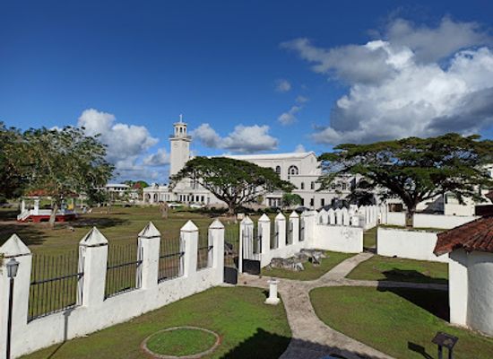 guam/tumon/landmark/plaza-de-espana