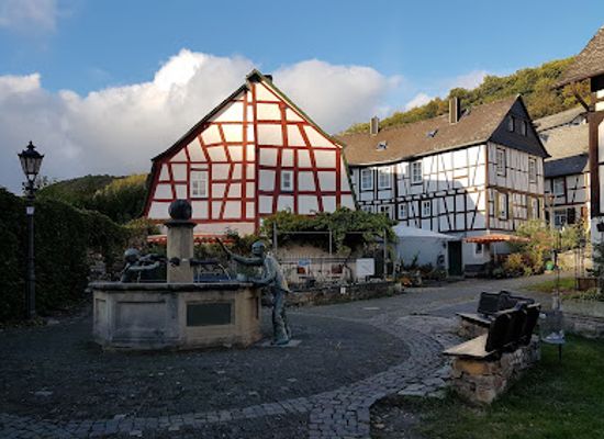 germany/hunsruck/landmark/hankelbrunnen