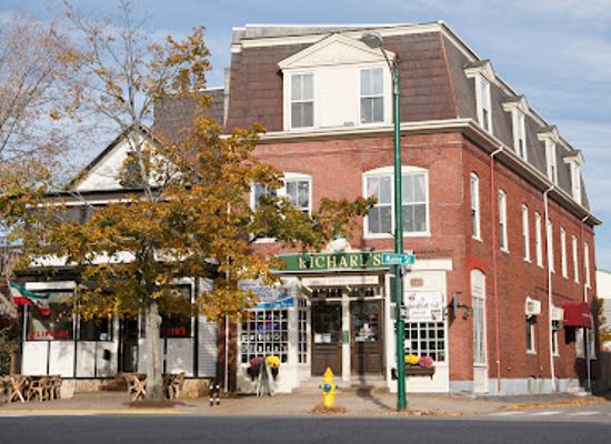 maine/brunswick/landmark/richard-s-restaurant