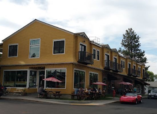 oregon/bend/landmark/jackson-s-corner-old-bend