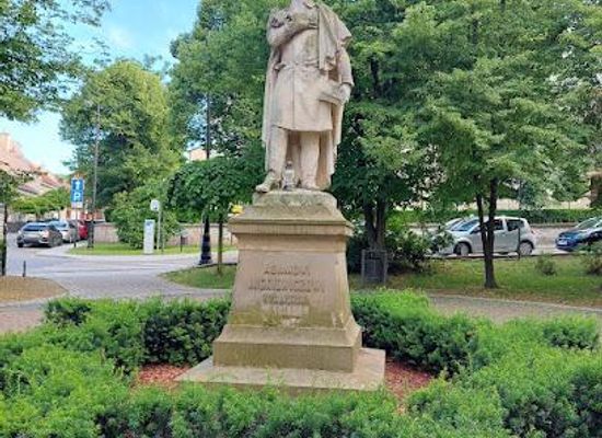 poland/krakow/landmark/the-monument-of-adam-mickiewicz