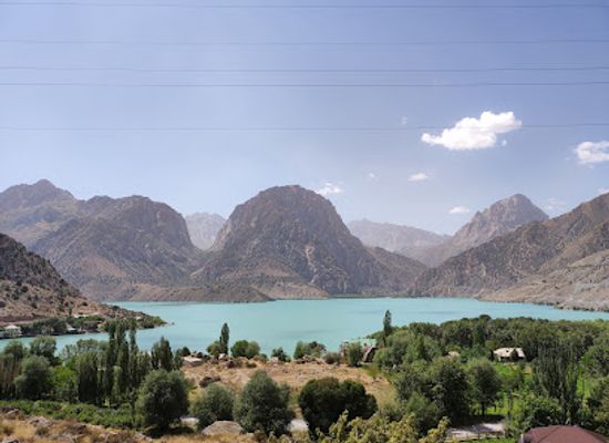 tajikistan/iskanderkul-lake/landmark/iskander-lake-viewpoint