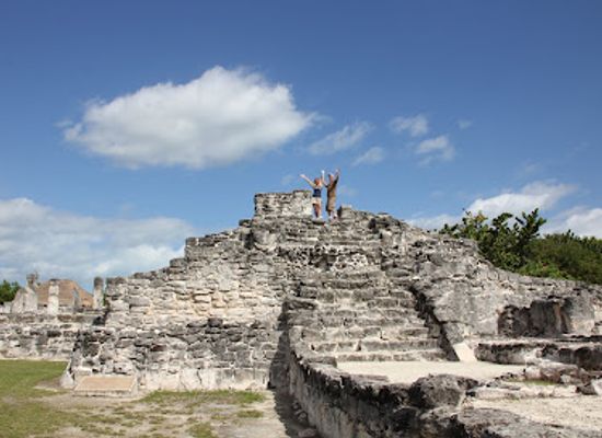 mexico/yucatan-peninsula/landmark/el-rey-archaeological-zone