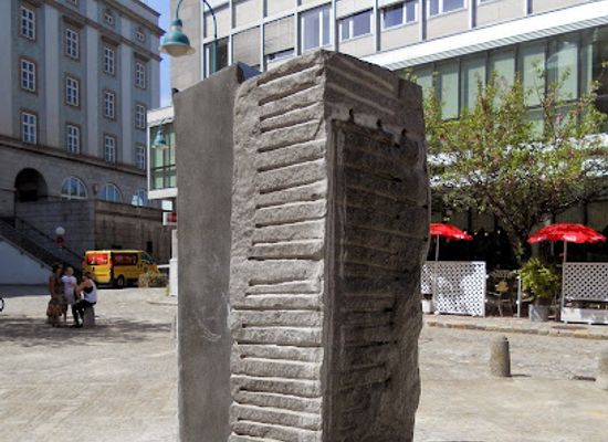 austria/linz/landmark/jubilaumsbrunnen-adalbert-stifter-platz