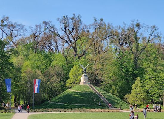 croatia/zagreb/maksimir-park/landmark/sokolska-mogila
