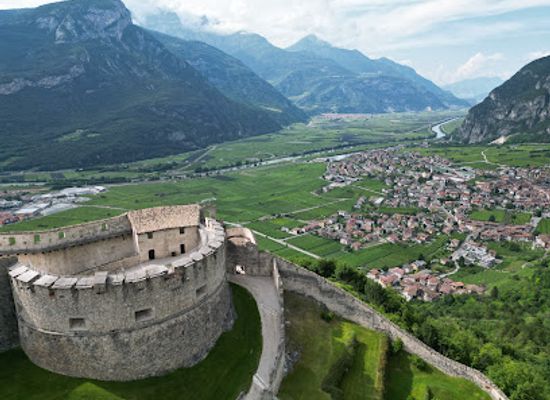 italy/trentino/landmark/castel-beseno