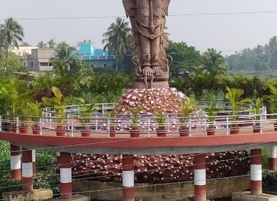 india/puri/landmark/garuda-statue