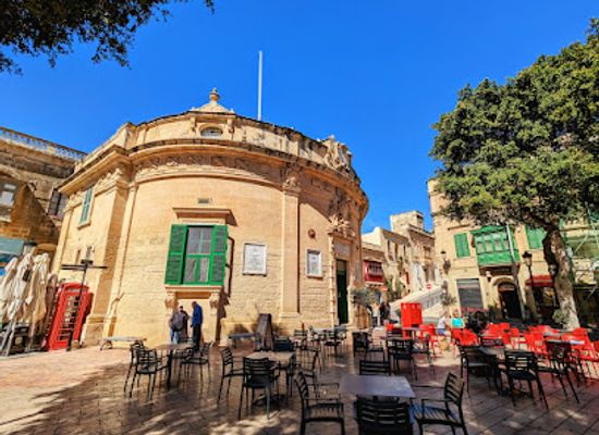 malta/victoria-lines/landmark/banca-giuratale